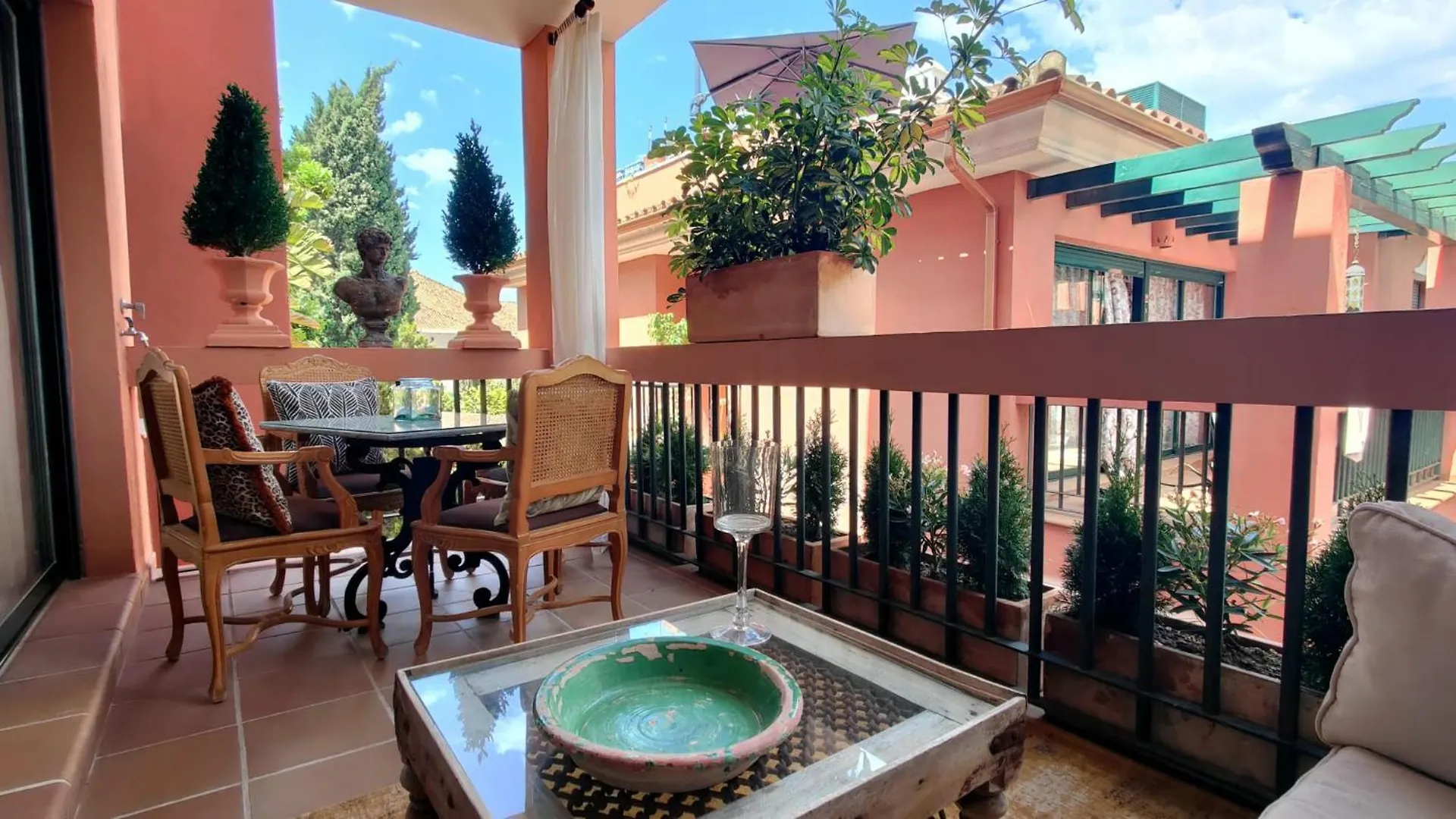 Chambao Suite Marbella Cabopino Beach